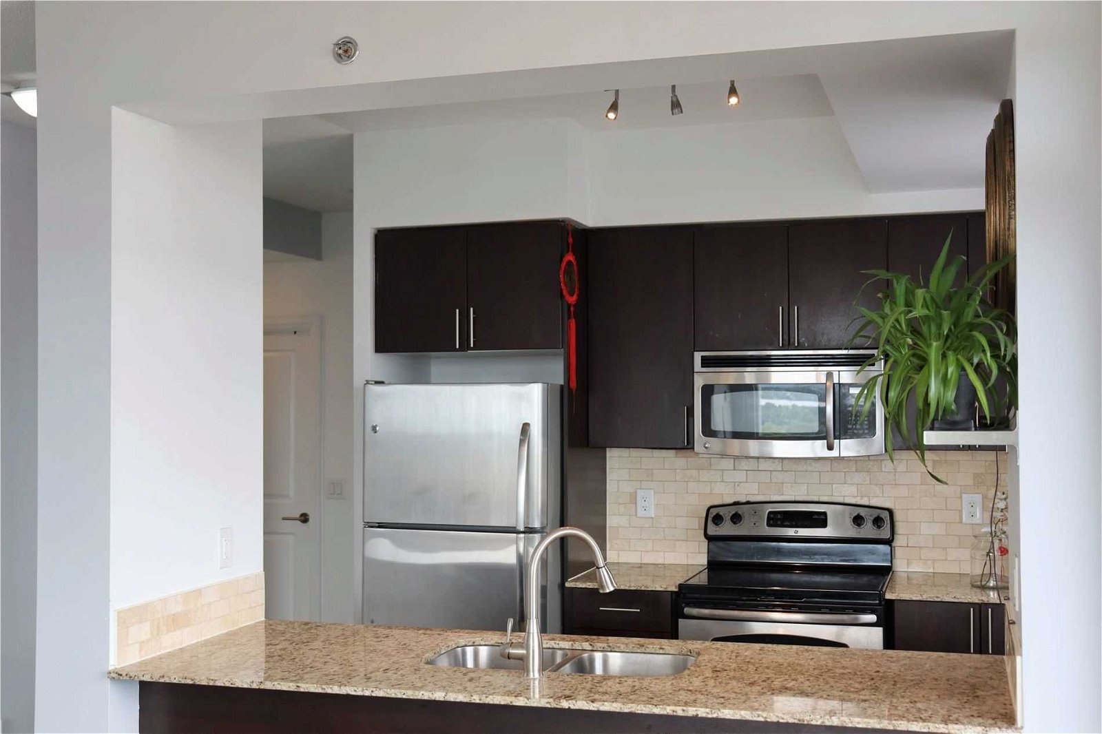 520 Steeles Ave W, unit 1212 for sale - image #3