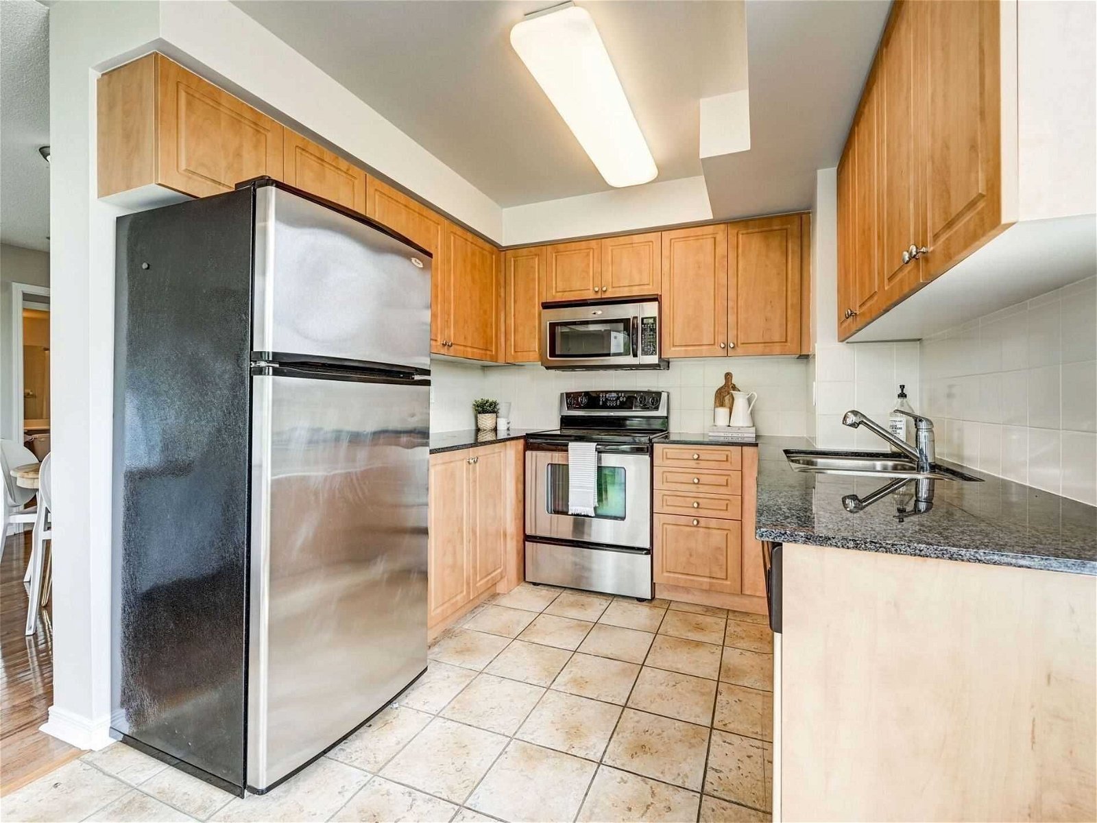 330 Red Maple Rd, unit 211 for sale - image #10