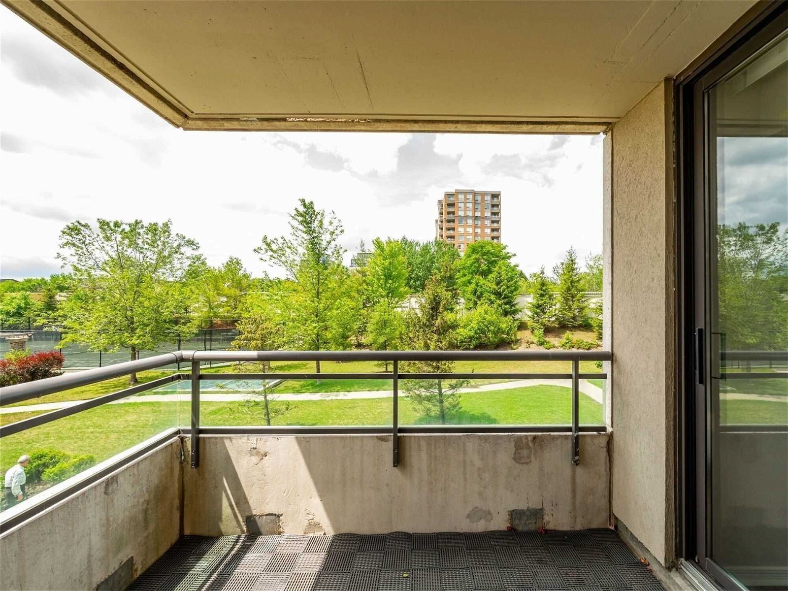 330 Red Maple Rd, unit 211 for sale - image #26