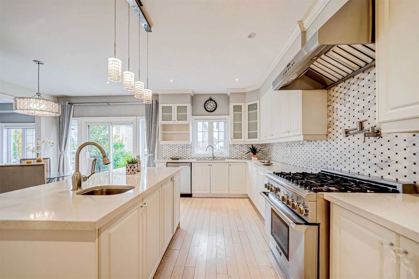 42 Lady Karen Cres for sale in Patterson - image #2