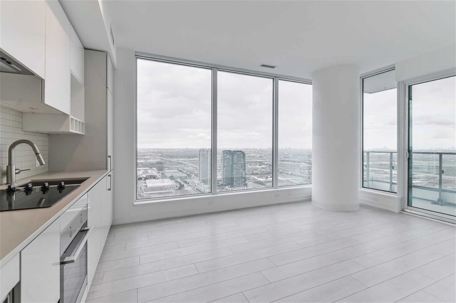 5 Buttermill Ave, unit 4903 for sale - image #4