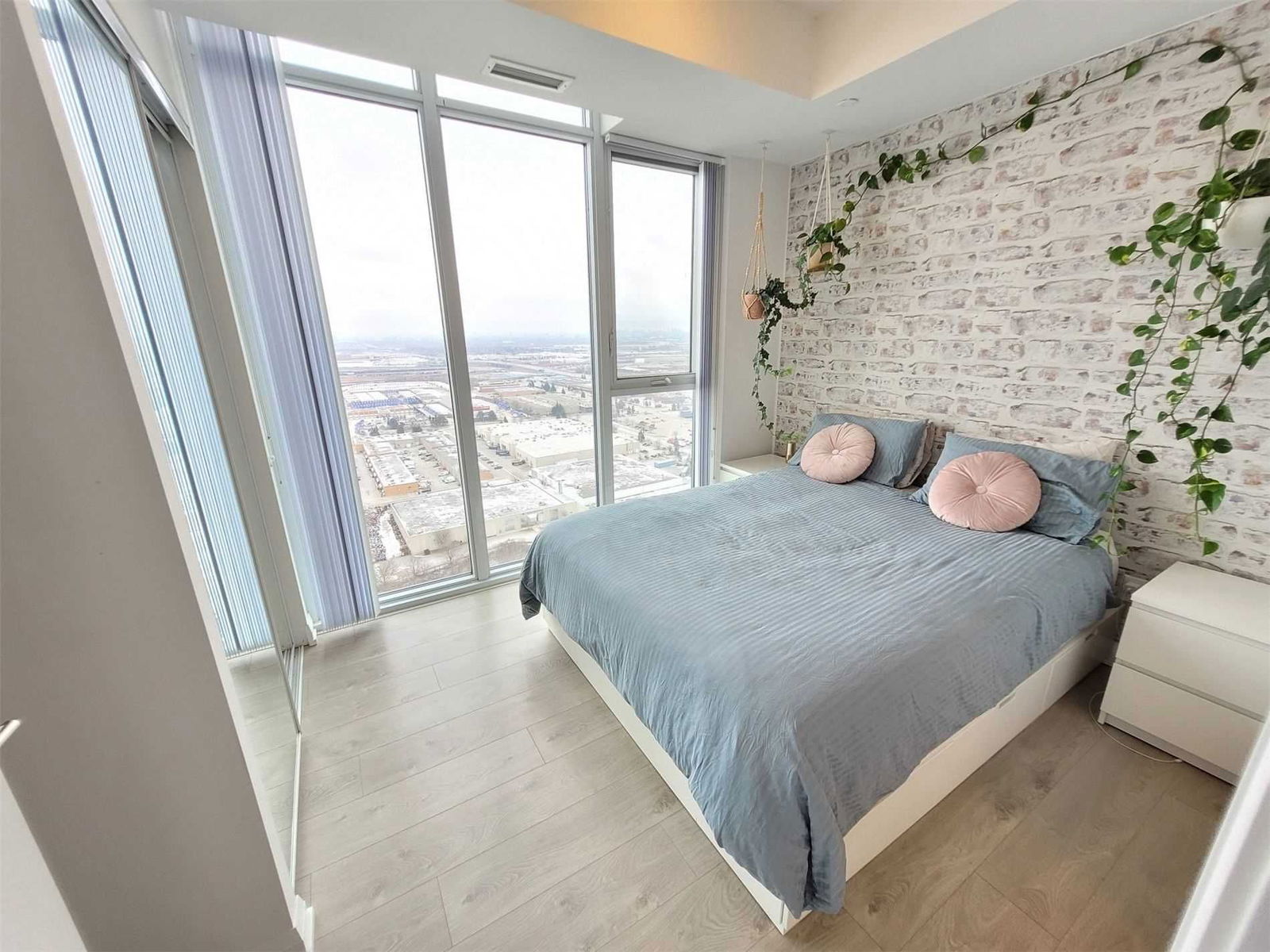 7895 Jane St, unit 3215 for rent in Vaughan Metropolitan Centre - image #2