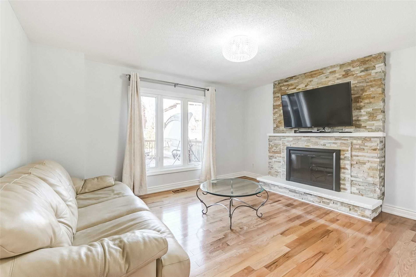 28 Diamond St for rent in Woodbridge - image #5