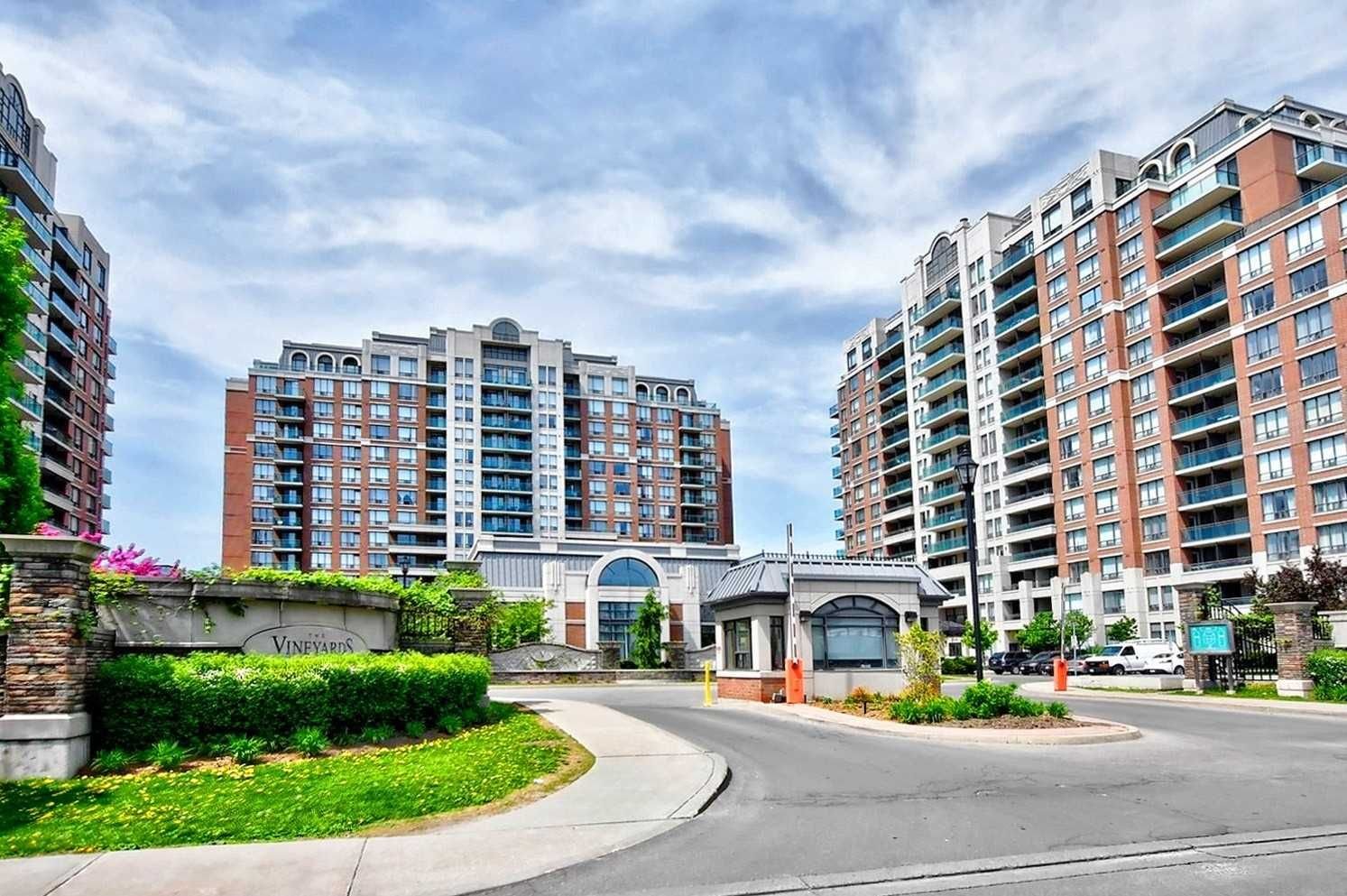 330 Red Maple Rd, unit 306 for sale - image #1