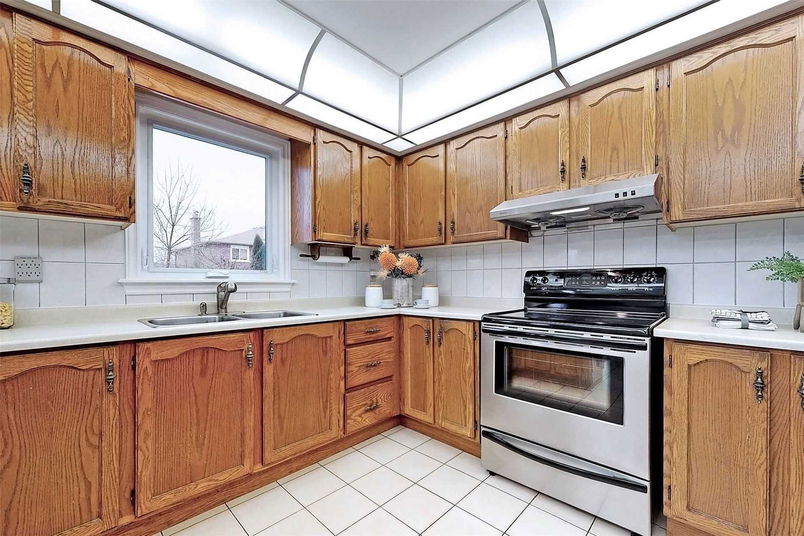 161 Valleymede Dr for sale in Doncrest | West Beaver Creek - image #5