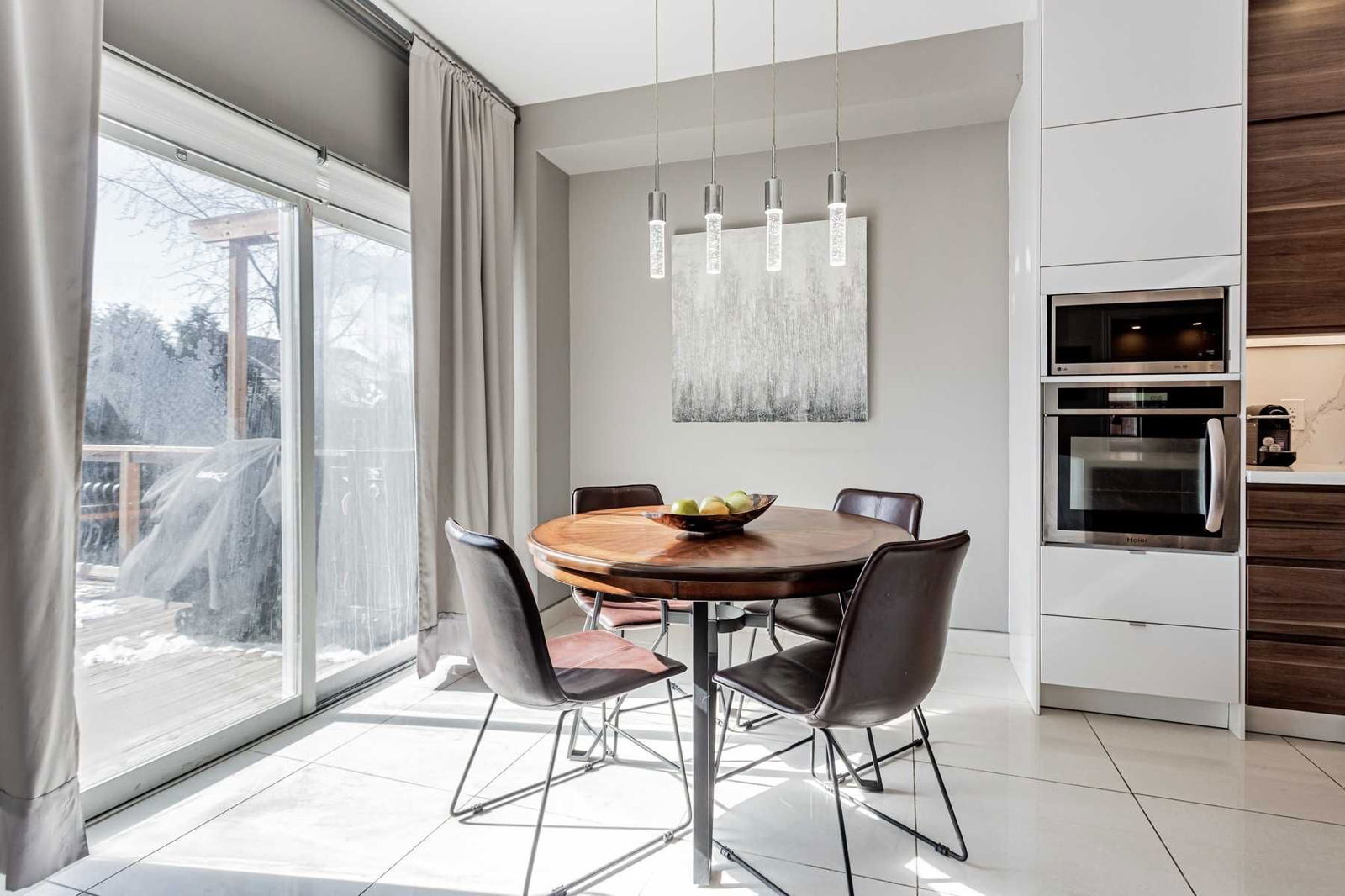 49 Woodbury Cres for sale in Summerhill Estates - image #2