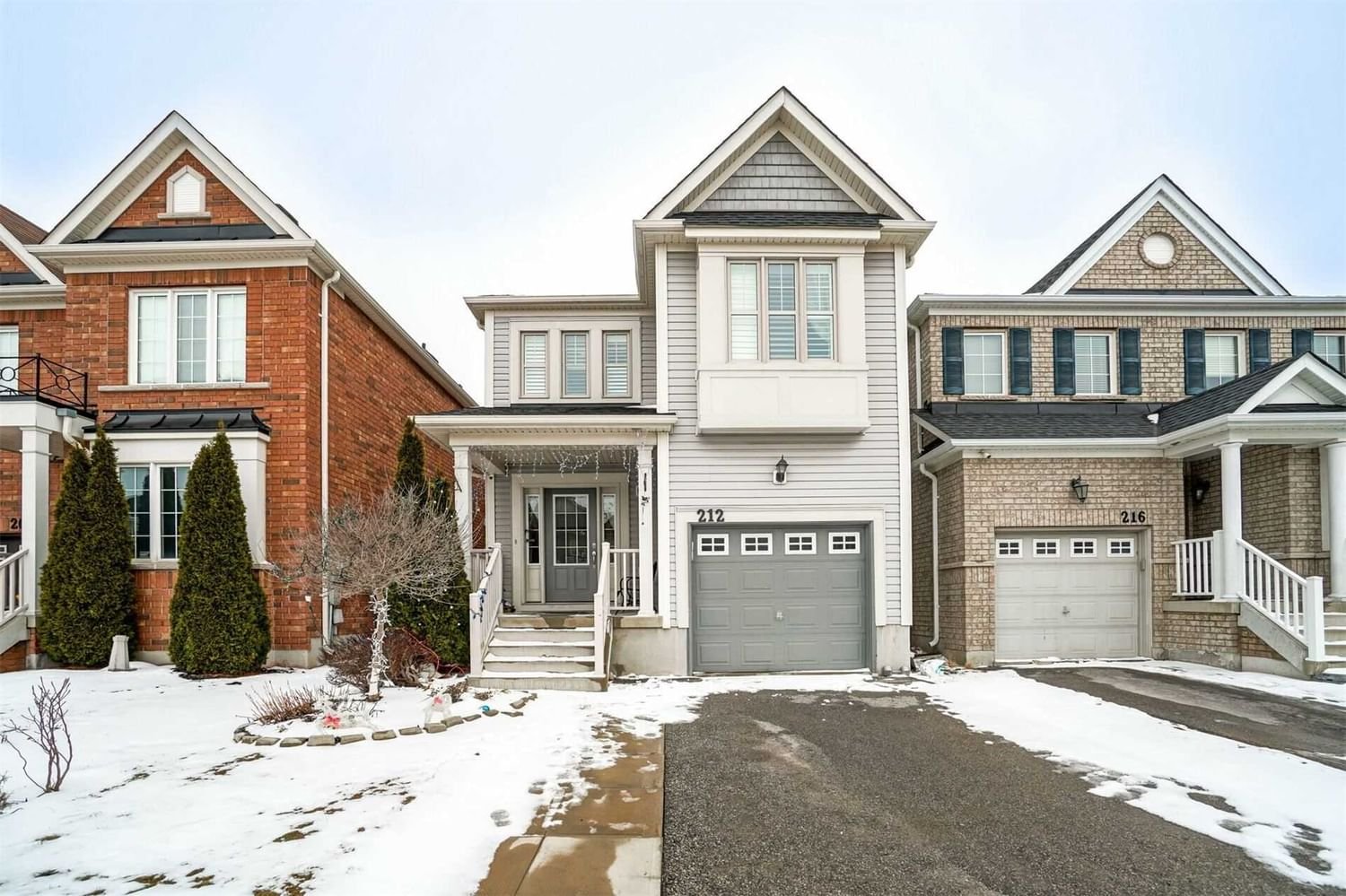 212 Armstrong Cres for sale  - image #3