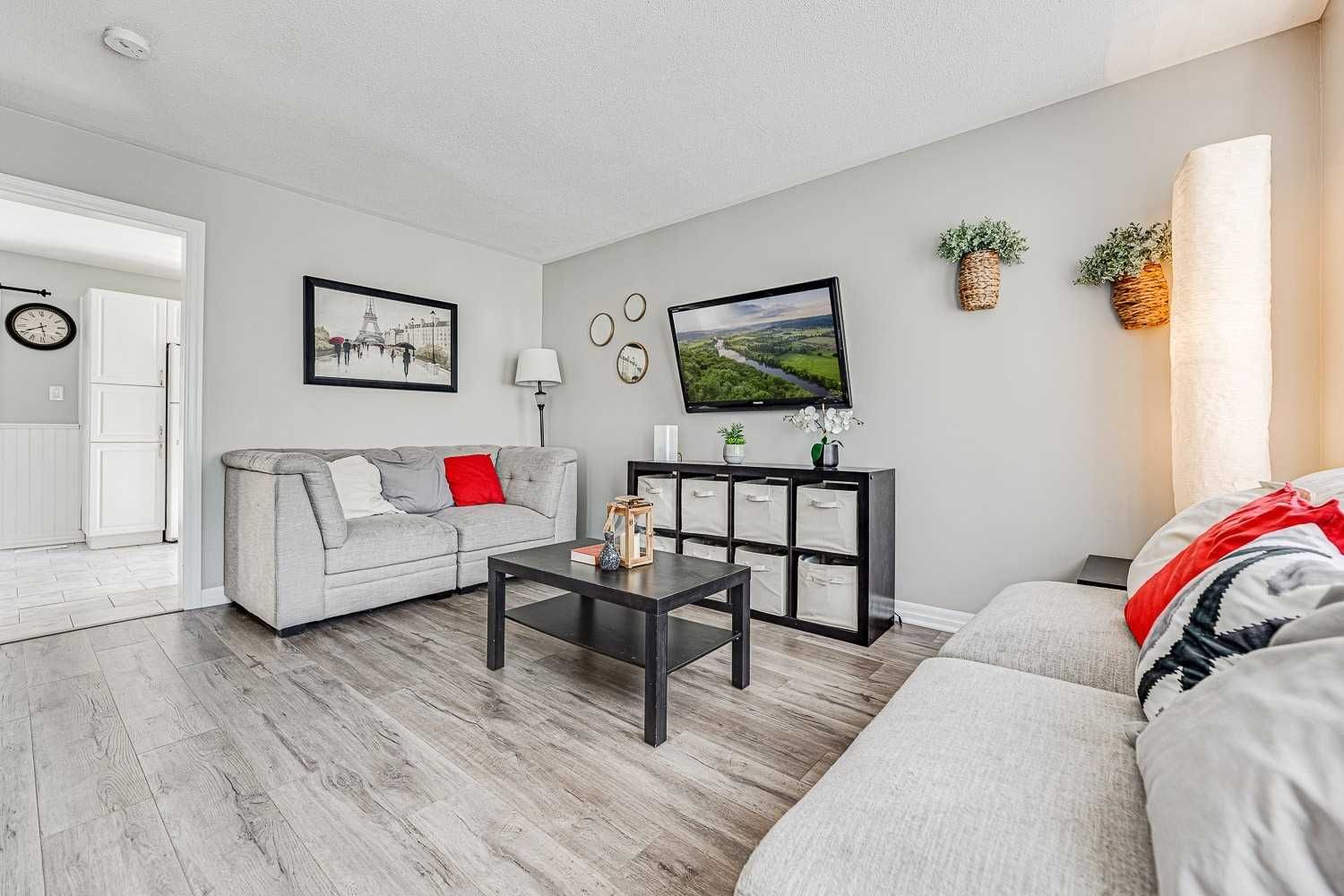 774 Sunnypoint Dr for sale in Huron Heights | Leslie Valley - image #4