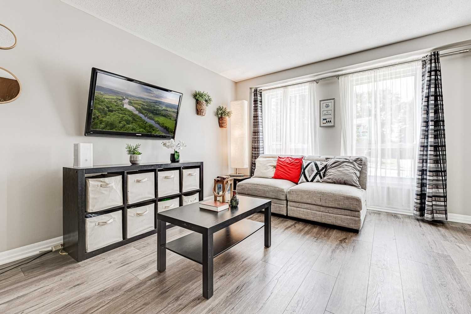 774 Sunnypoint Dr for sale in Huron Heights | Leslie Valley - image #5