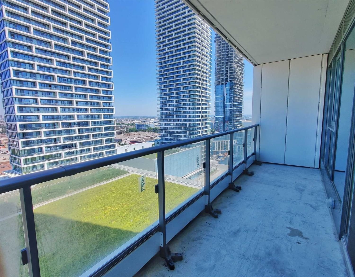 5 Buttermill Ave, unit 1811 for rent - image #8