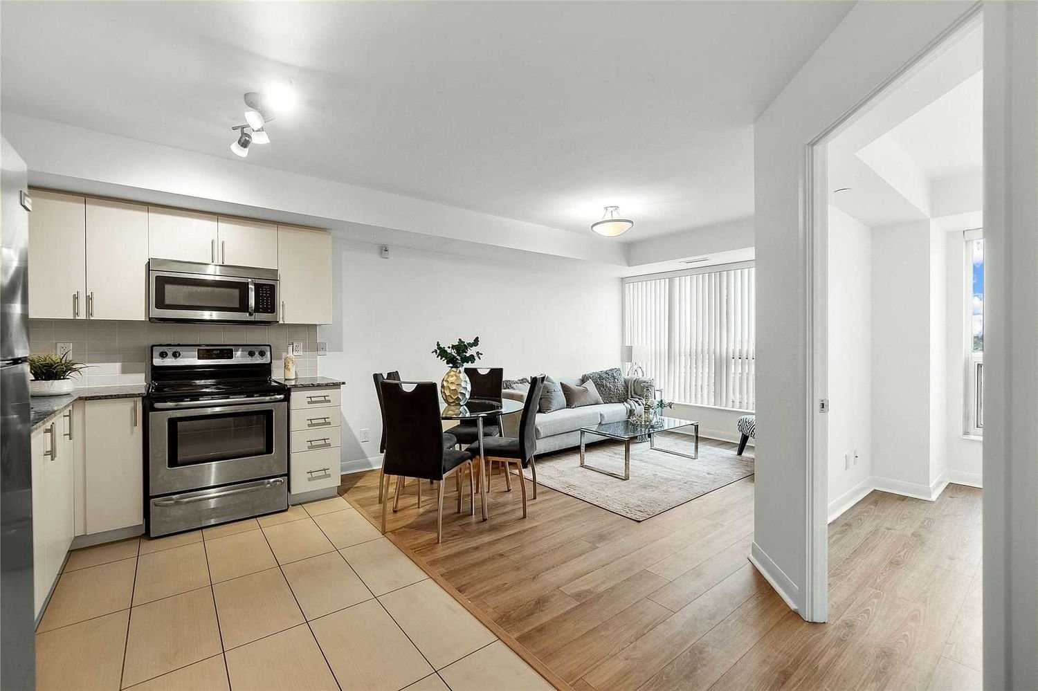 75 Norman Bethune Ave, unit 314 for sale - image #2