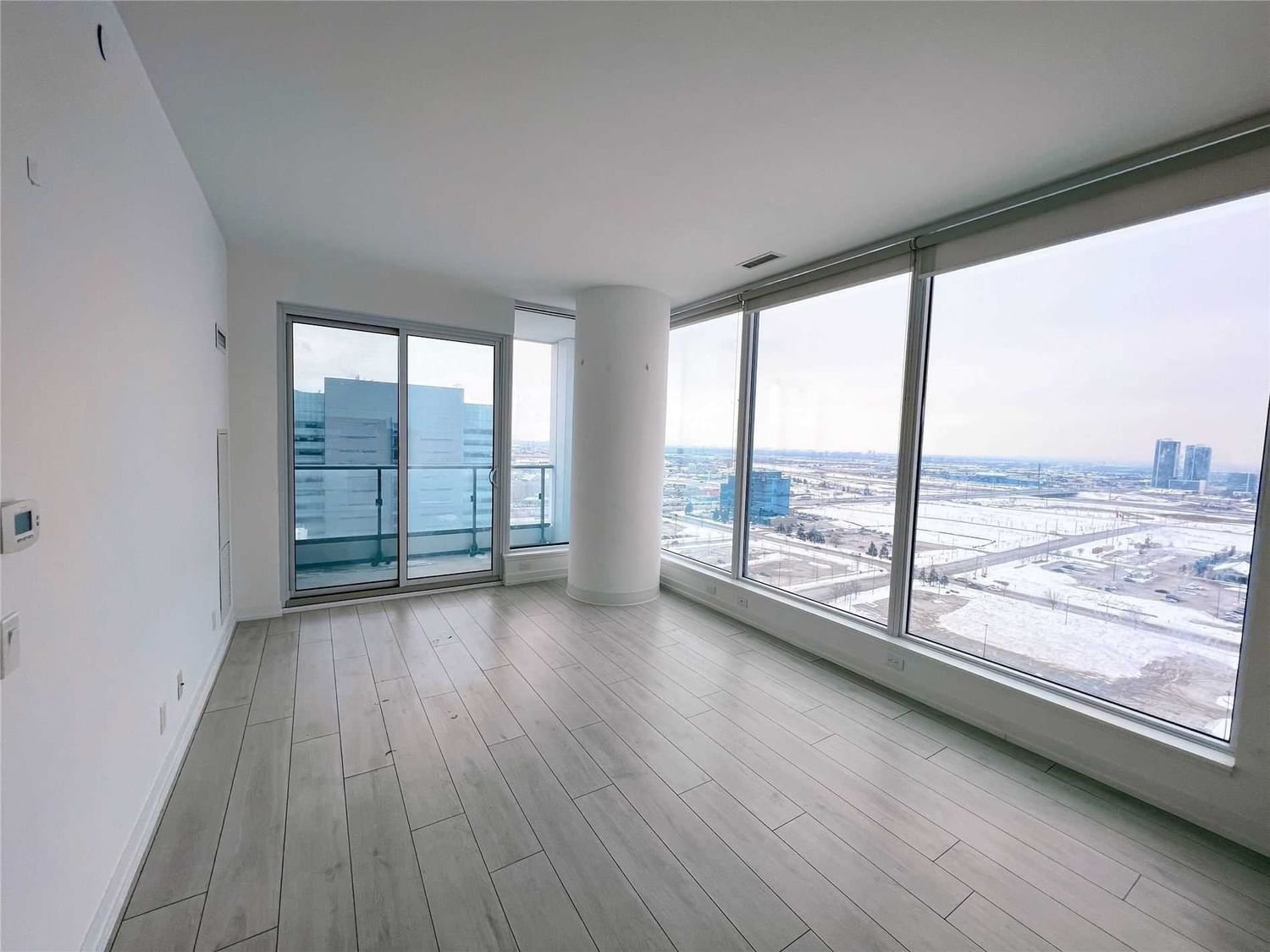 5 Buttermill Ave, unit 2109 for rent - image #4