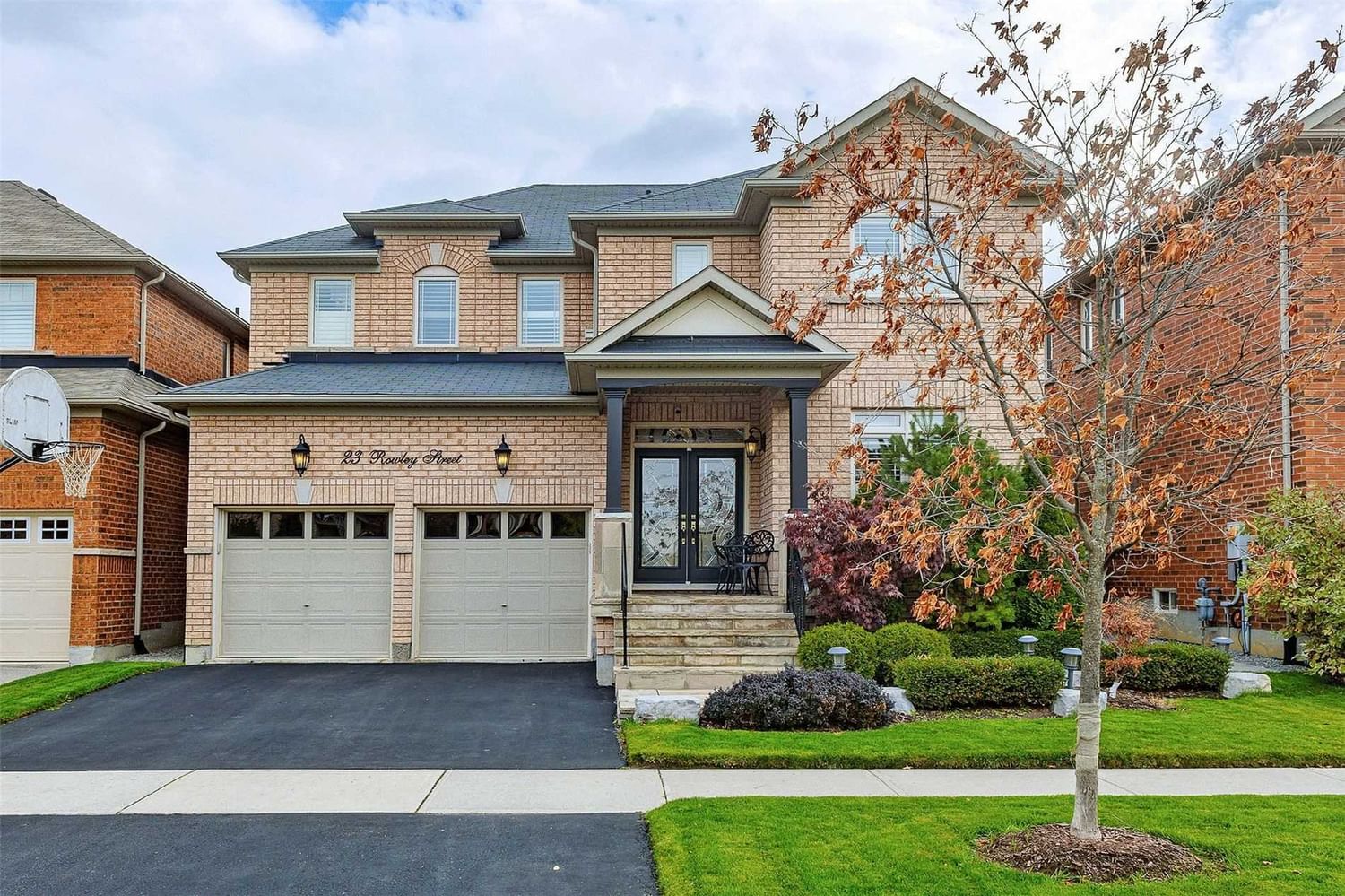 23 Rowley St for sale in Oak Ridges | Wilcox Lake - image #1