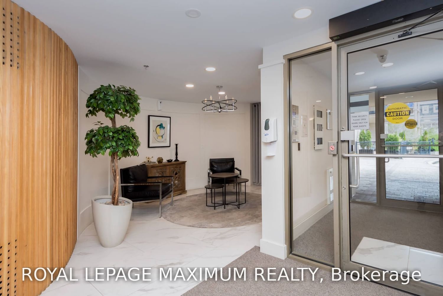 8026 Kipling Ave, unit 211 for sale in Woodbridge - image #3