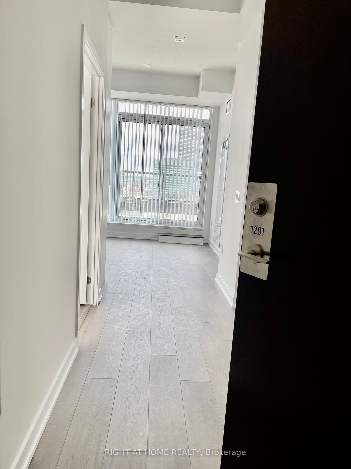 38 Honeycrisp Cres, unit 1201 for rent in Vaughan Metropolitan Centre - image #1
