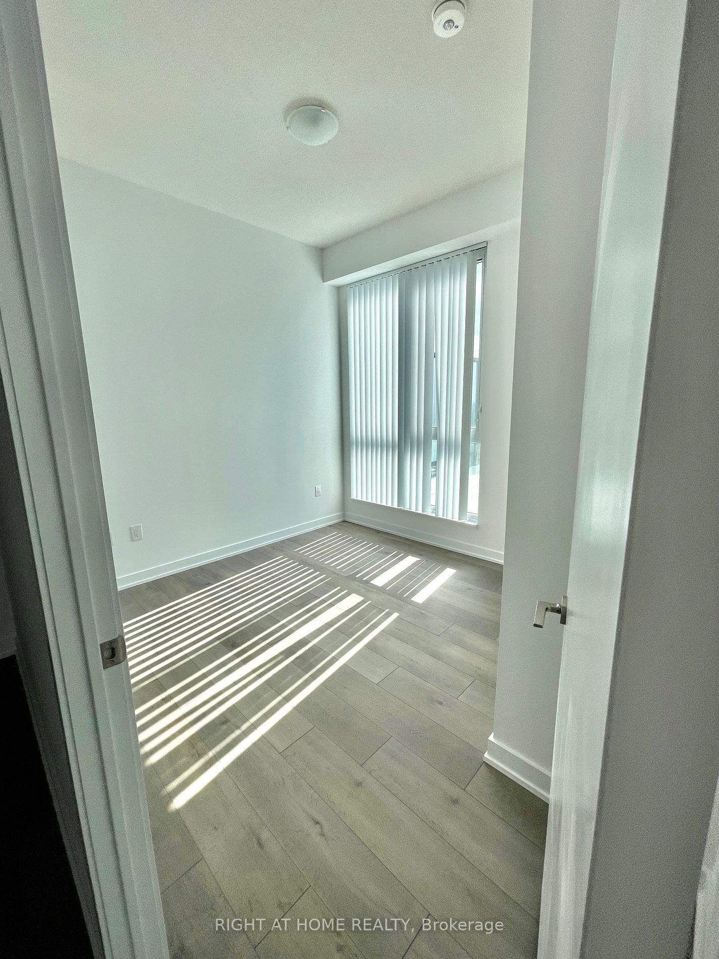 38 Honeycrisp Cres, unit 1201 for rent in Vaughan Metropolitan Centre - image #2