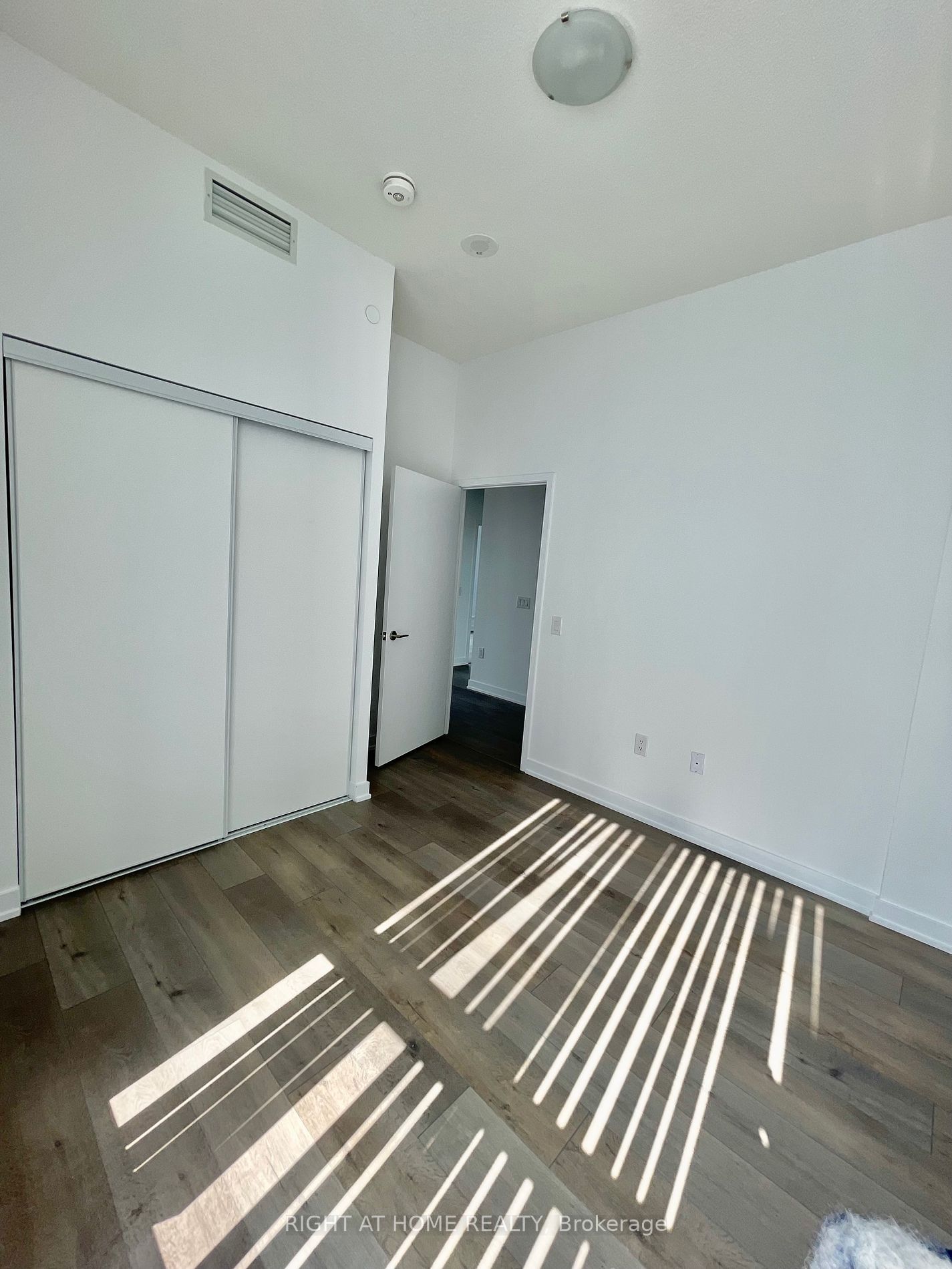 38 Honeycrisp Cres, unit 1201 for rent in Vaughan Metropolitan Centre - image #3