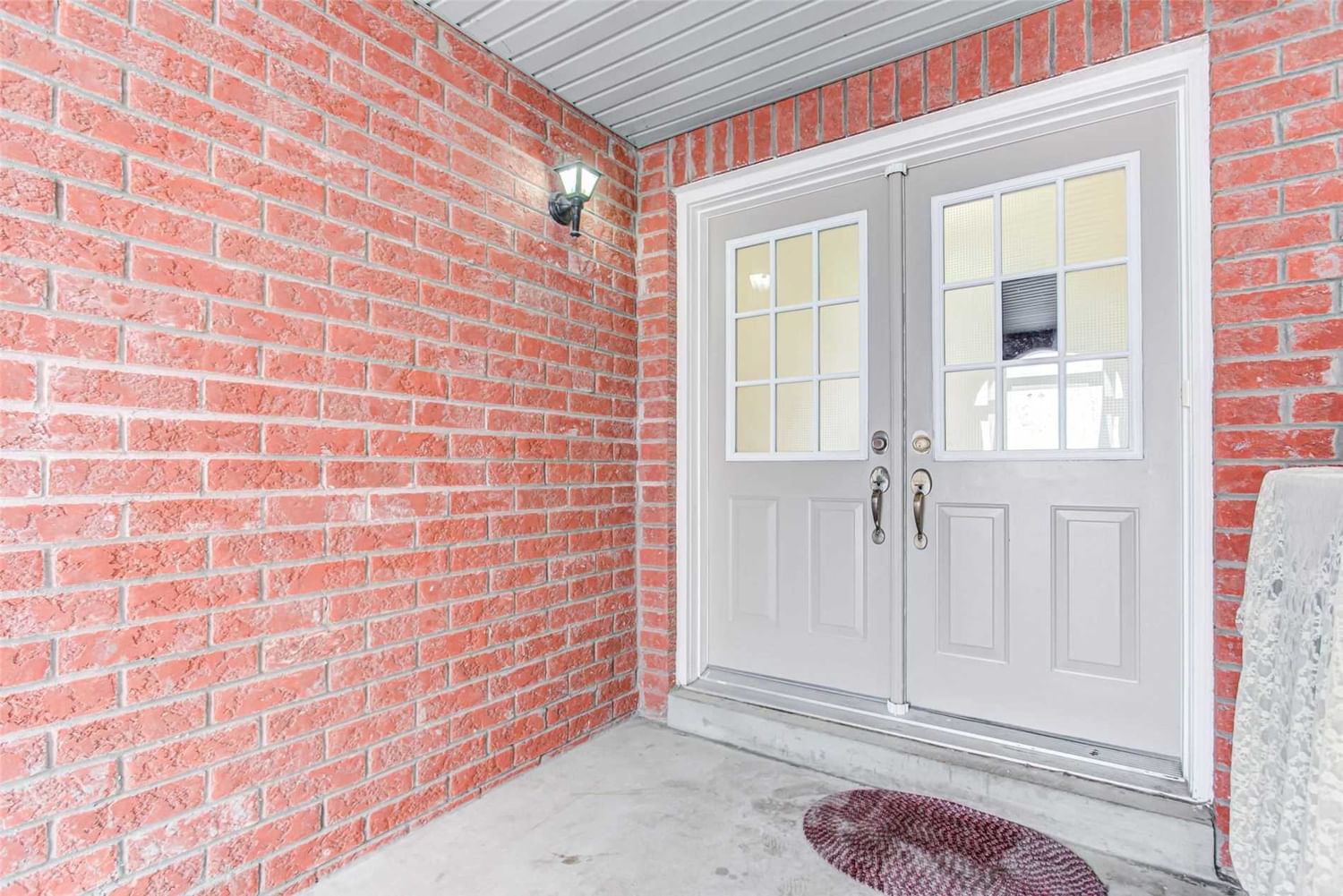 138 Tara Cres 3 Beds + 2 4 Baths