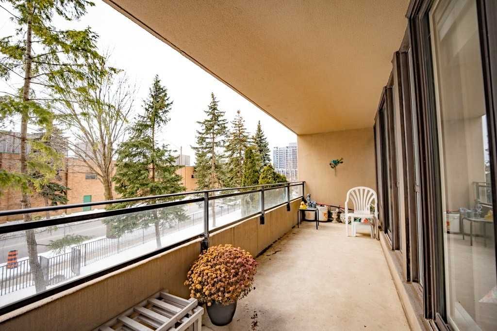 32 Clarissa Dr, unit 221 for sale