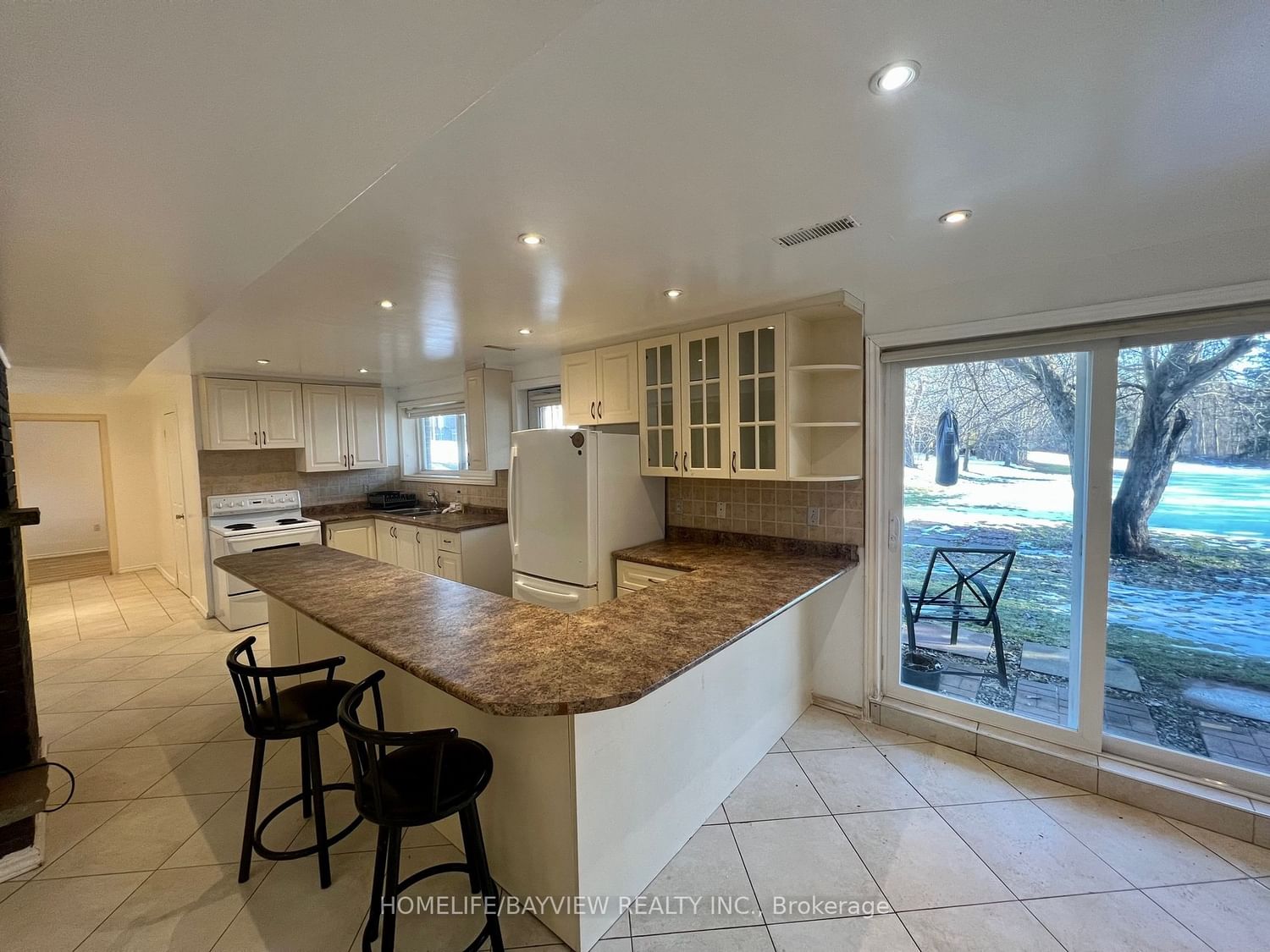 539 Elgin Mills Rd W for rent in Mill Pond - image #4