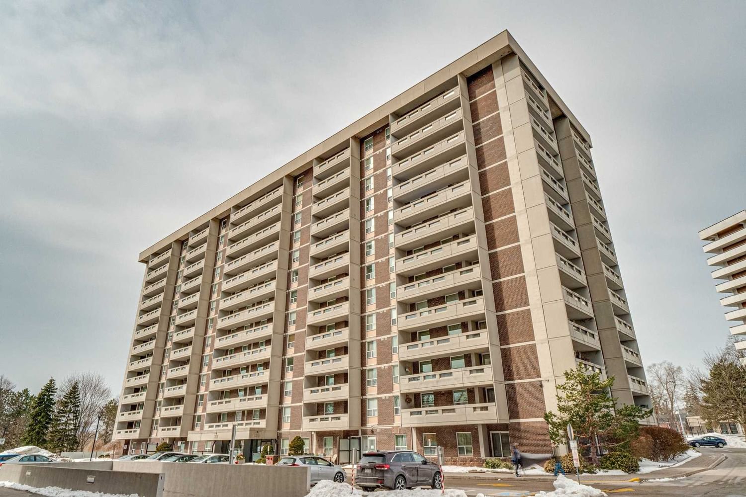 60 Inverlochy Blvd Thornhill Orchards Condos 2 Beds 2 Baths
