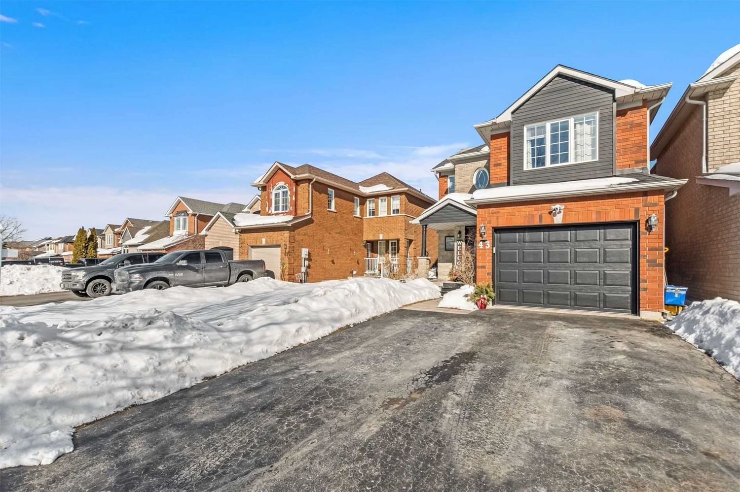 43 Herrema Blvd for sale in Uxbridge City - image #2