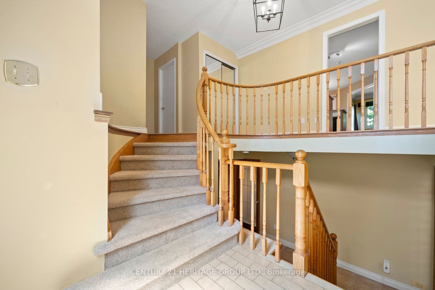 137 Grant Blight Cres for sale in North Newmarket - image #4