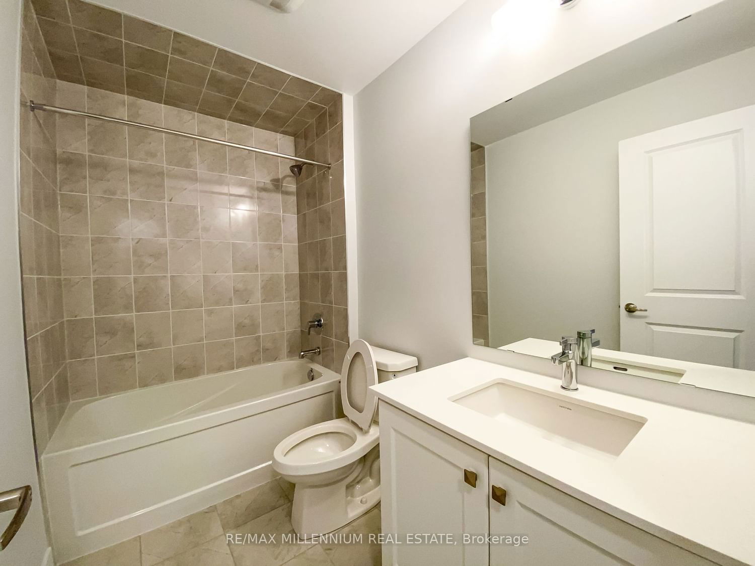 9560 Islington Ave, unit U208 for sale - image #24