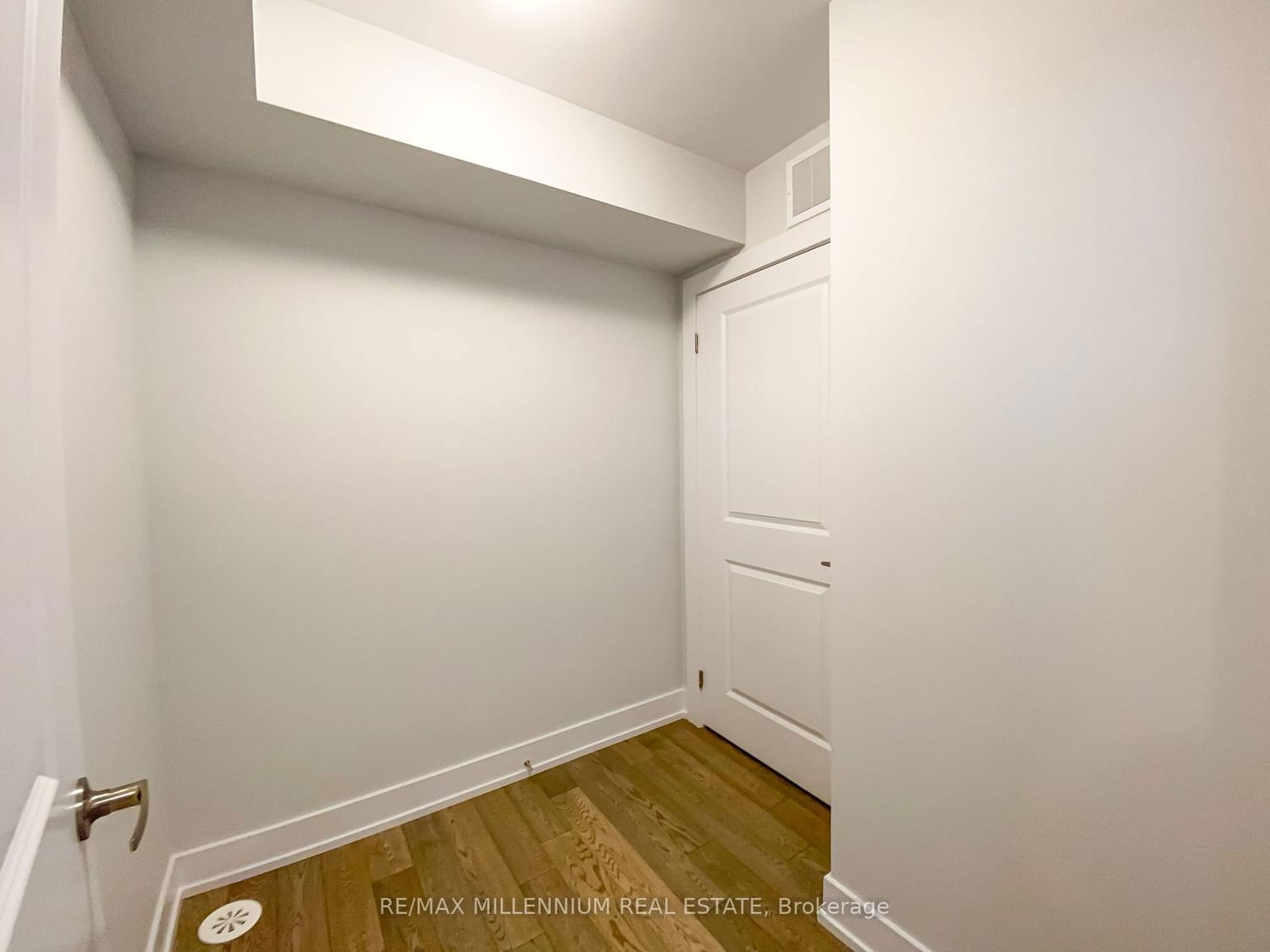 9560 Islington Ave, unit U208 for sale - image #25