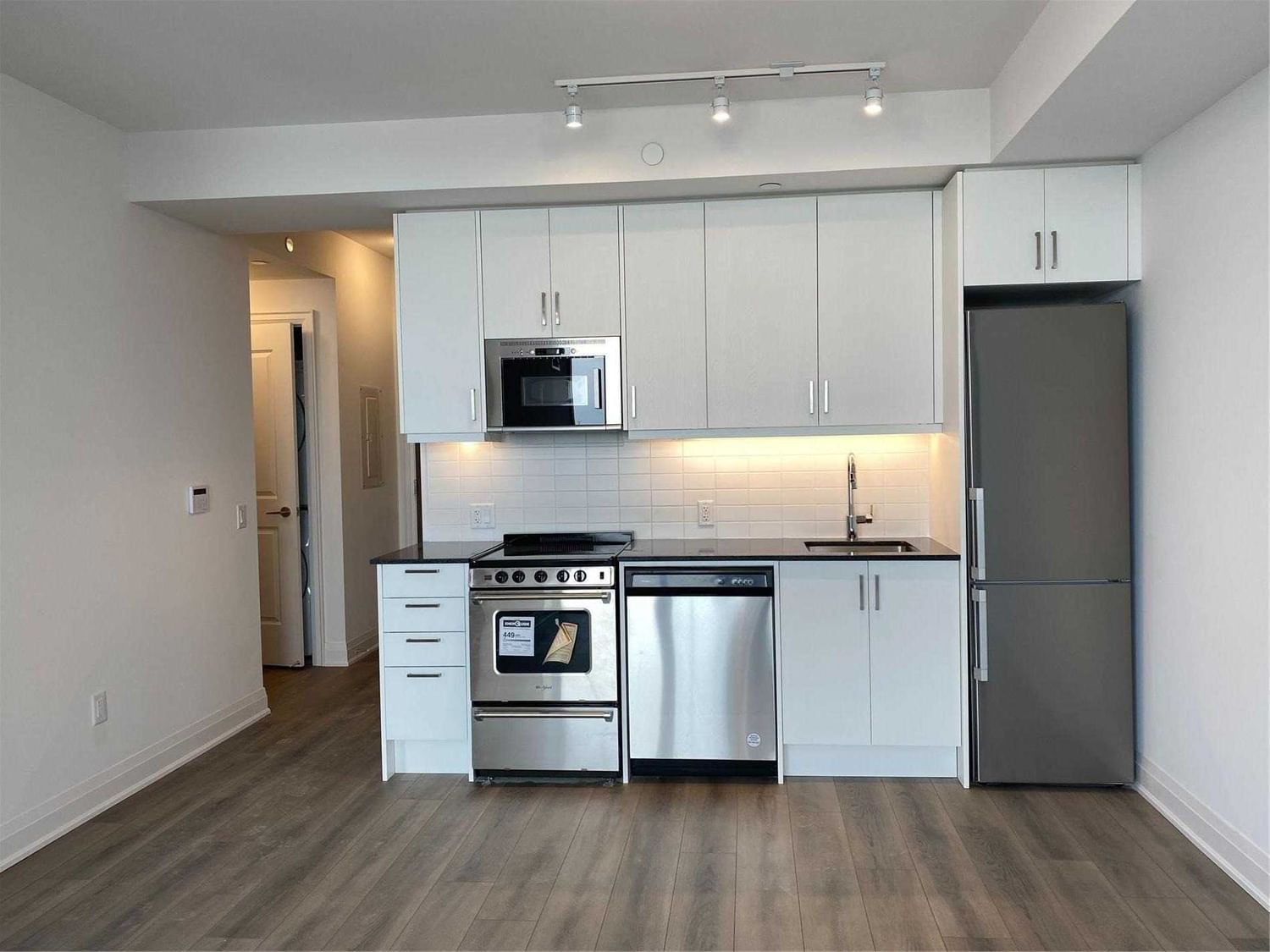 10 Gatineau Rd, unit 610 for rent in Beverley Glen - image #3