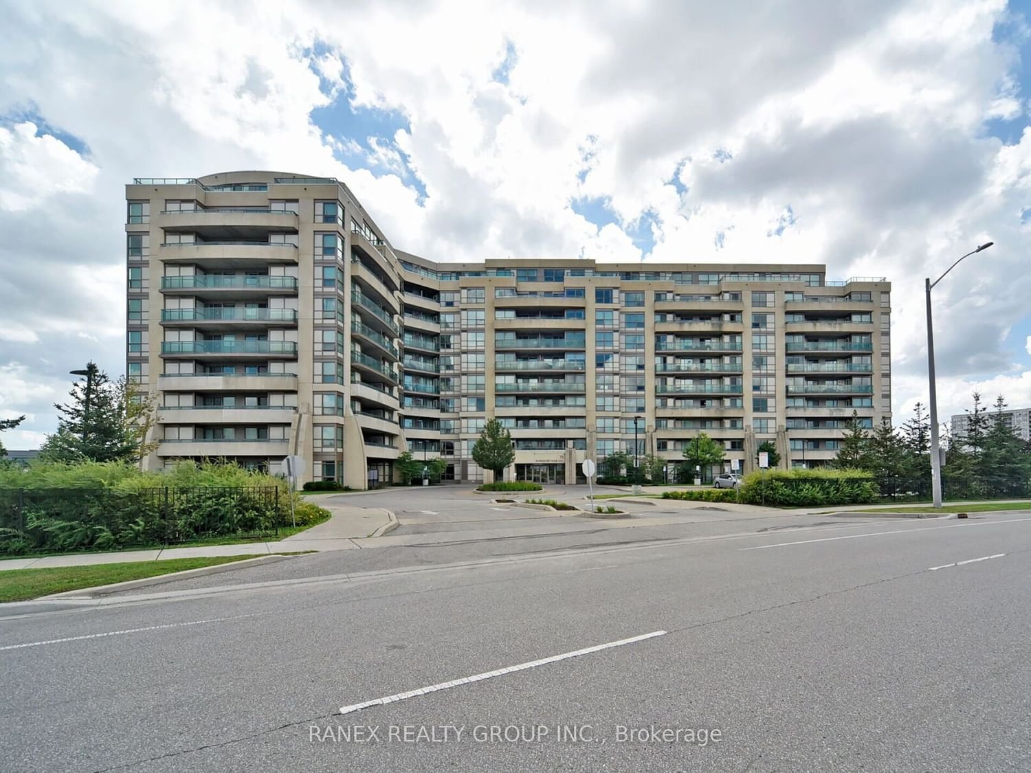 75 Norman Bethune Ave, unit 211 for sale - image #1