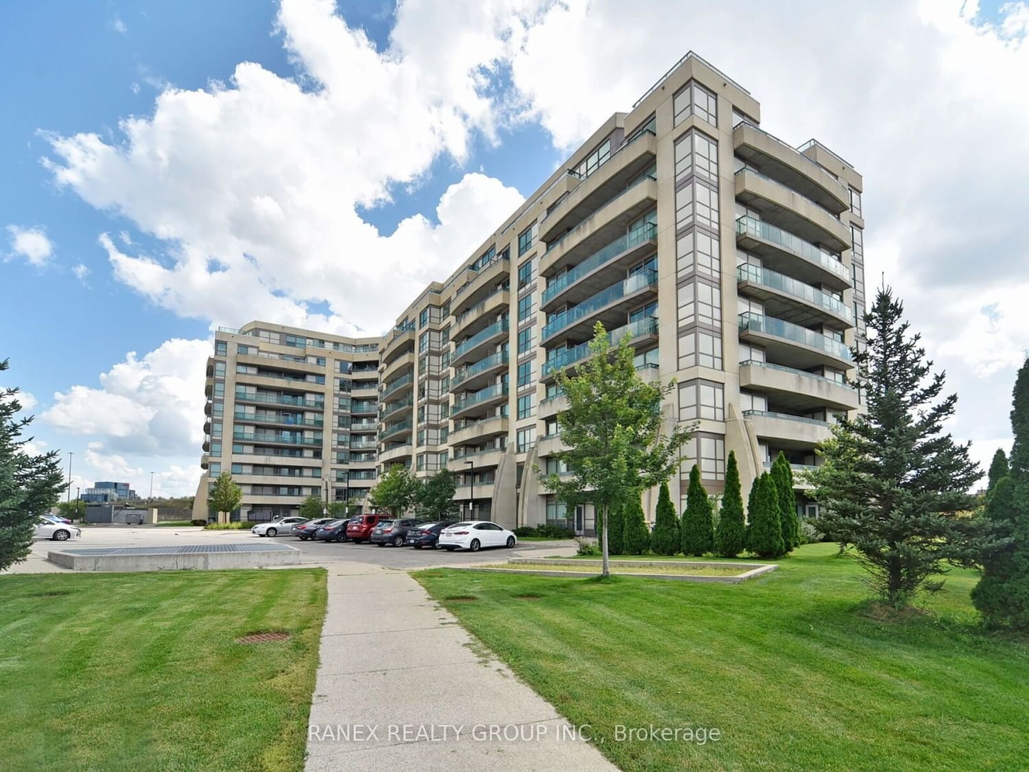 75 Norman Bethune Ave, unit 211 for sale - image #2