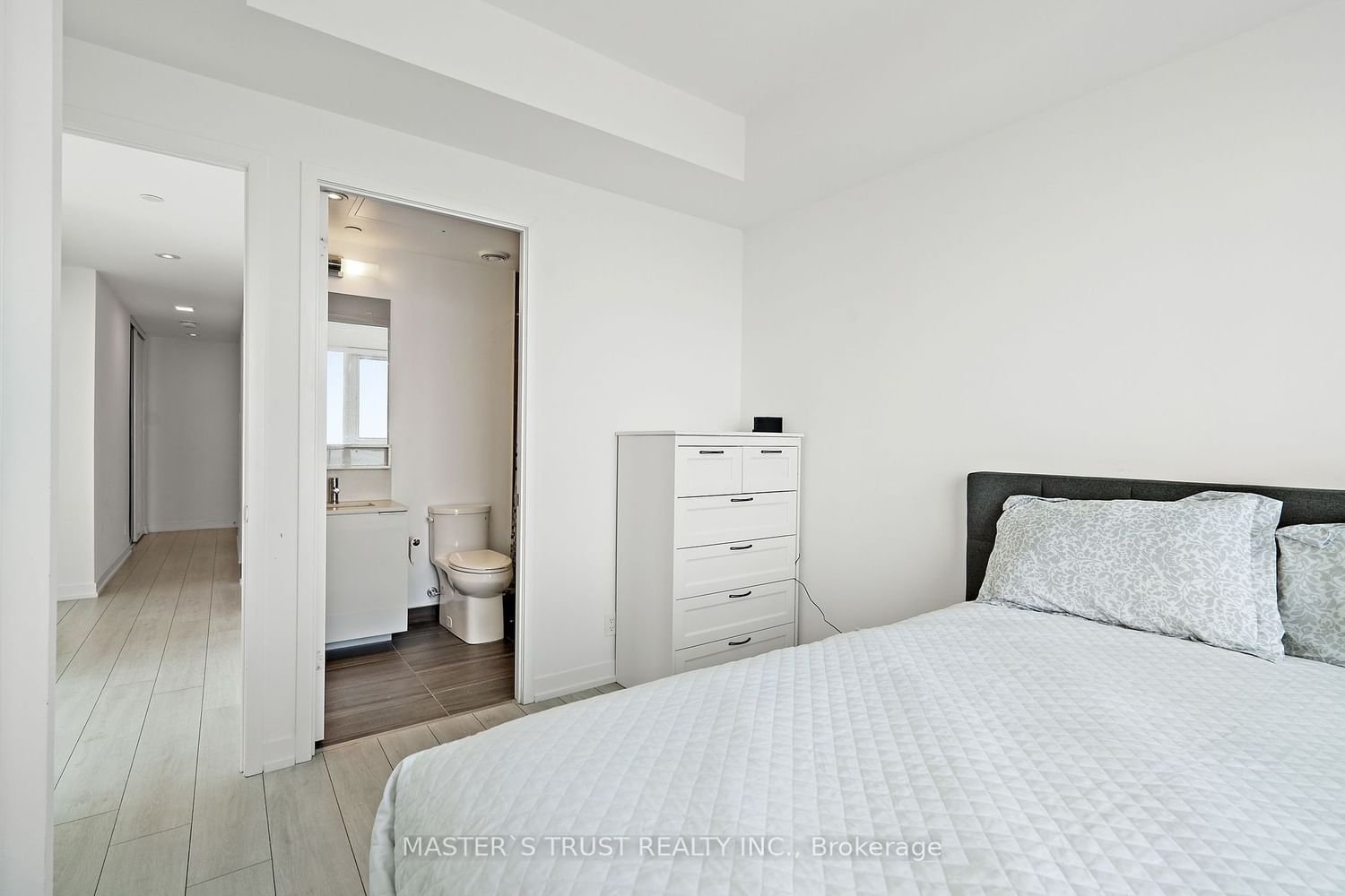 5 Buttermill Ave, unit 6009 for sale - image #4
