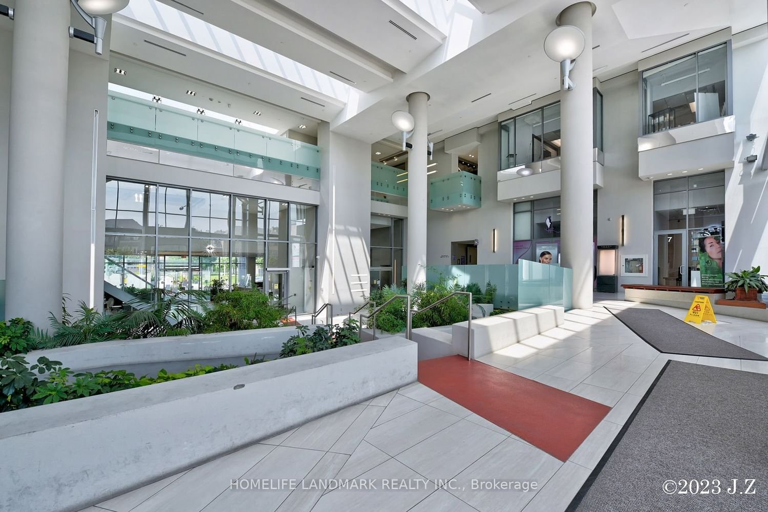 9088 Yonge St, unit 1606 for sale in Richvale - image #3