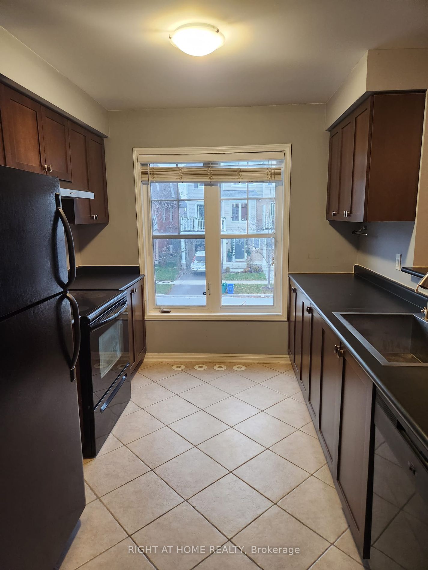 54 Muston Lane for sale in Stouffville - image #4