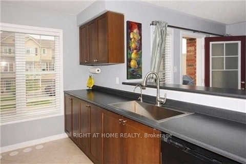 54 Muston Lane for sale in Stouffville - image #5