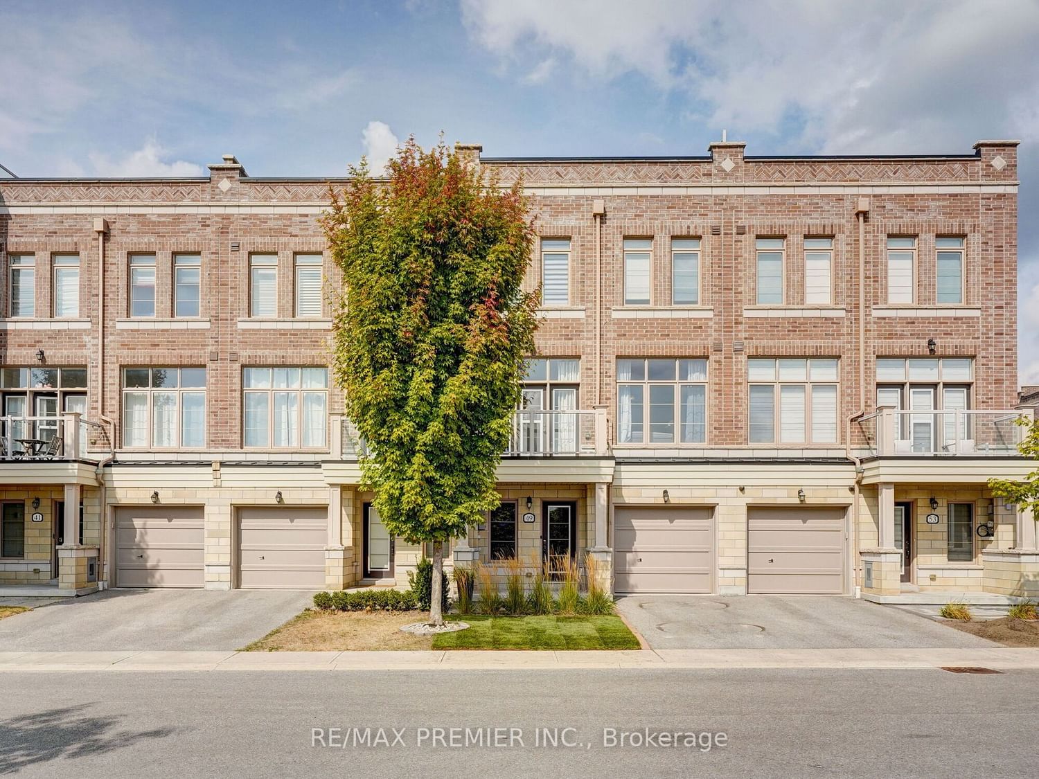 49 Cornerbank Cres for sale in Stouffville - image #1