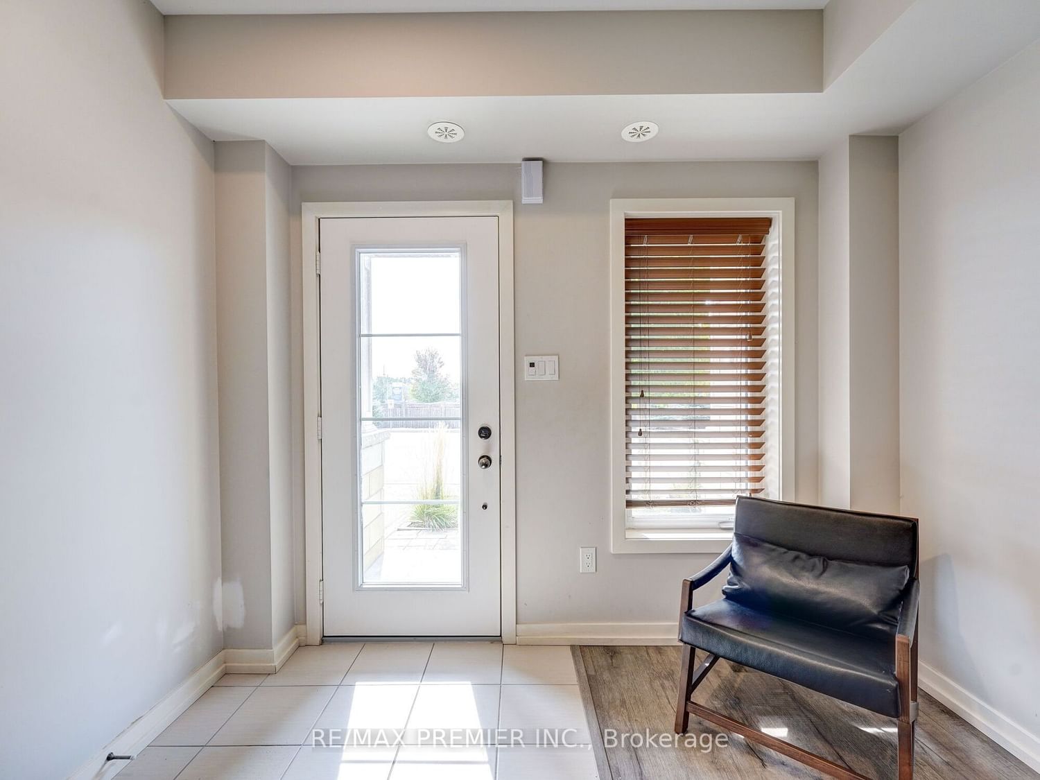 49 Cornerbank Cres for sale in Stouffville - image #4