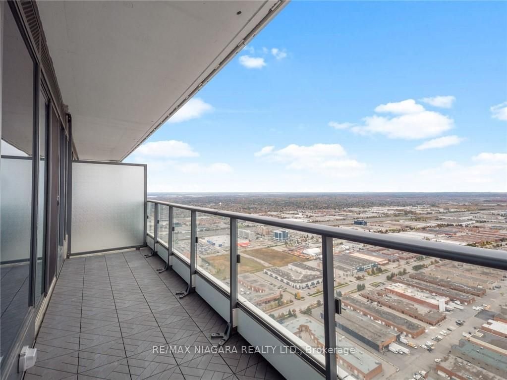 5 Buttermill Ave, unit 6011 for sale - image #20