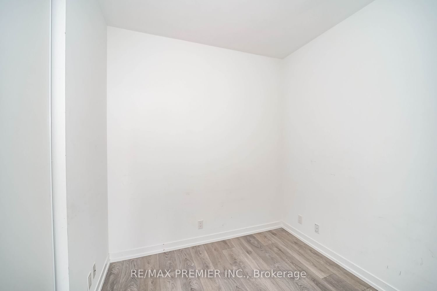 5 Buttermill Ave, unit 3207 for sale - image #15