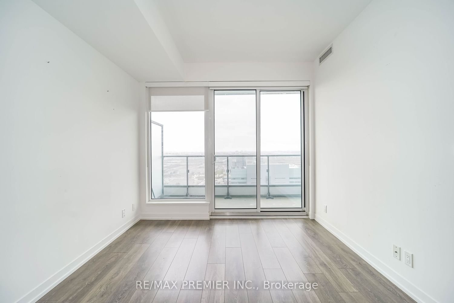 5 Buttermill Ave, unit 3207 for sale - image #26
