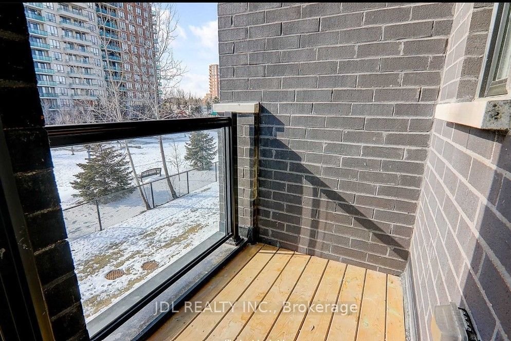 370 Red Maple Rd, unit 110 for sale - image #11