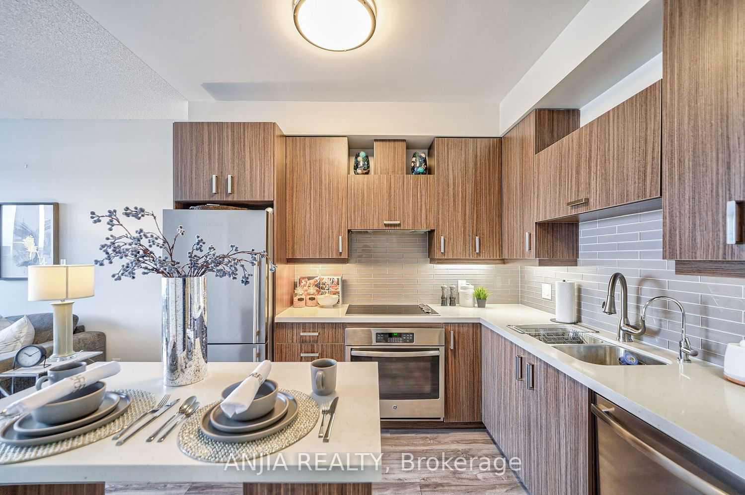 28 Uptown Dr, unit 311 for sale - image #8