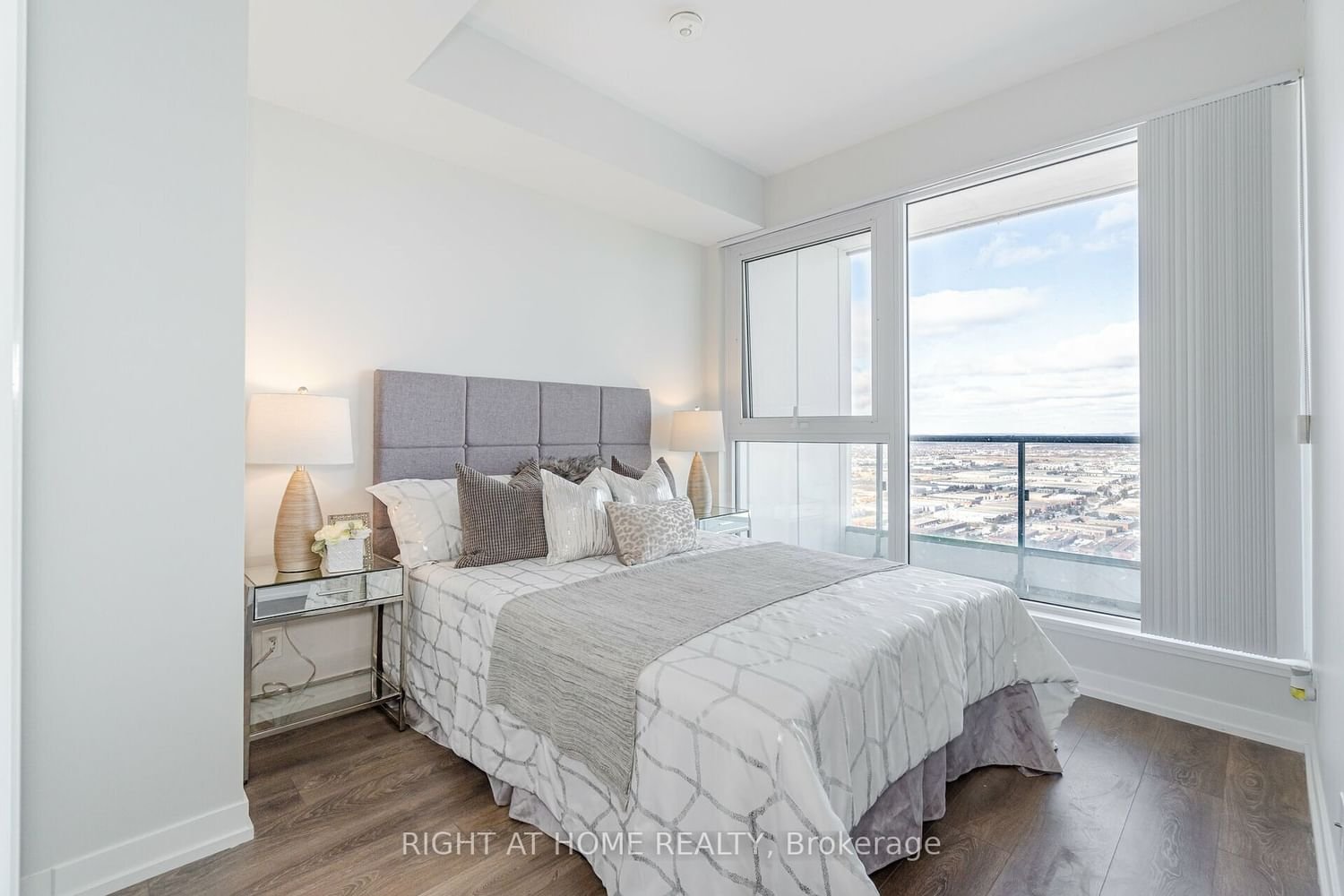 5 Buttermill Ave, unit 4801 for sale - image #13
