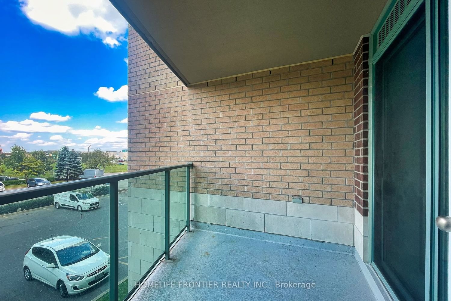 23 Oneida Cres, unit 212 for sale - image #20