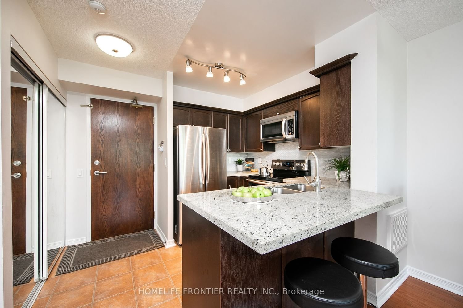 23 Oneida Cres, unit 212 for sale - image #5