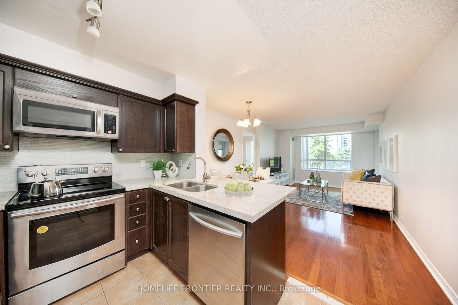 23 Oneida Cres, unit 212 for sale - image #6