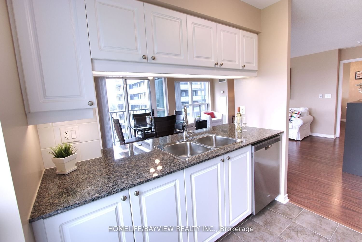 185 Oneida Cres W, unit 1007 for sale - image #6