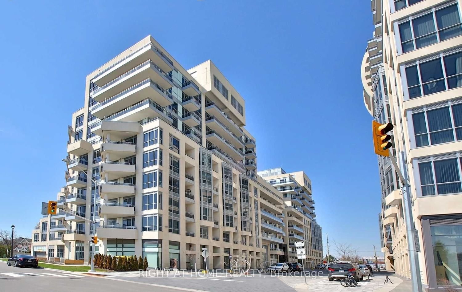 9201 Yonge St, unit Nw-311 for rent - image #3