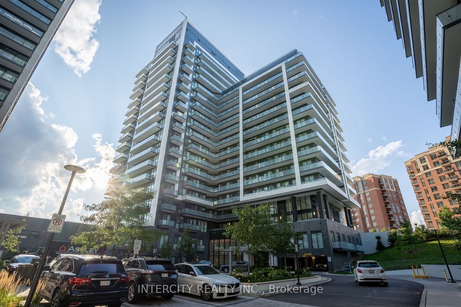 85 Oneida Cres, unit 303 for sale - image #1